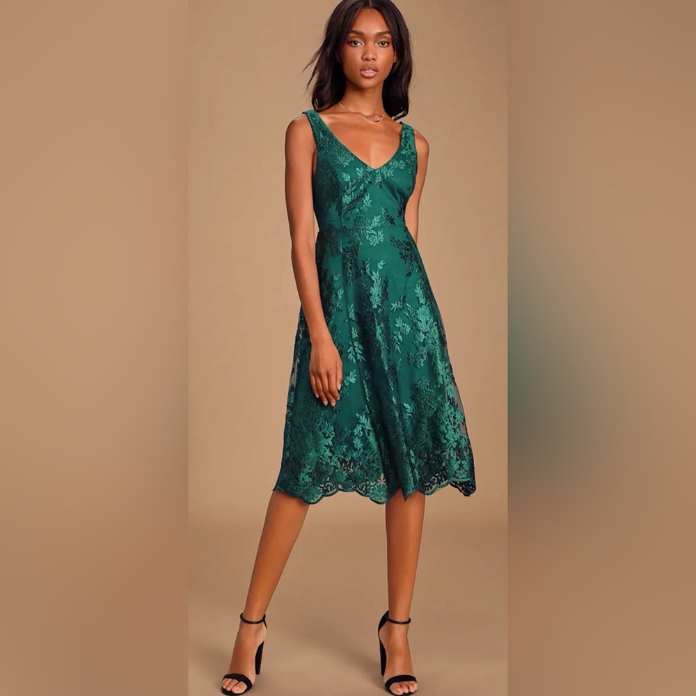 Lulus Emerald Lace V-Neck A-Line Dress NWT